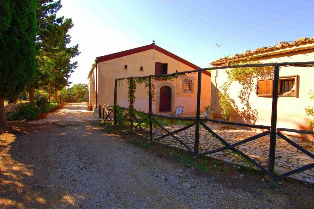 Agriturismo Terra Di Pace Noto Eksteriør bilde